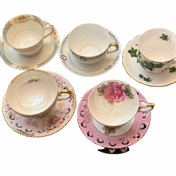 Fine China Vintage set of 5 matching tea cups and saucer’s.